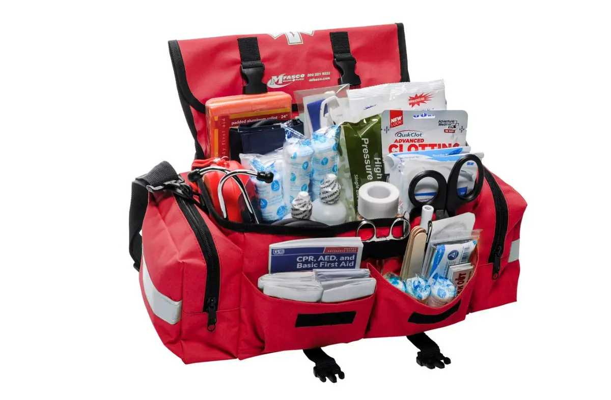 ٣٠ مورد از چیز‌هایی که باید در جعبه کمک‌های اولیه داشته باشید