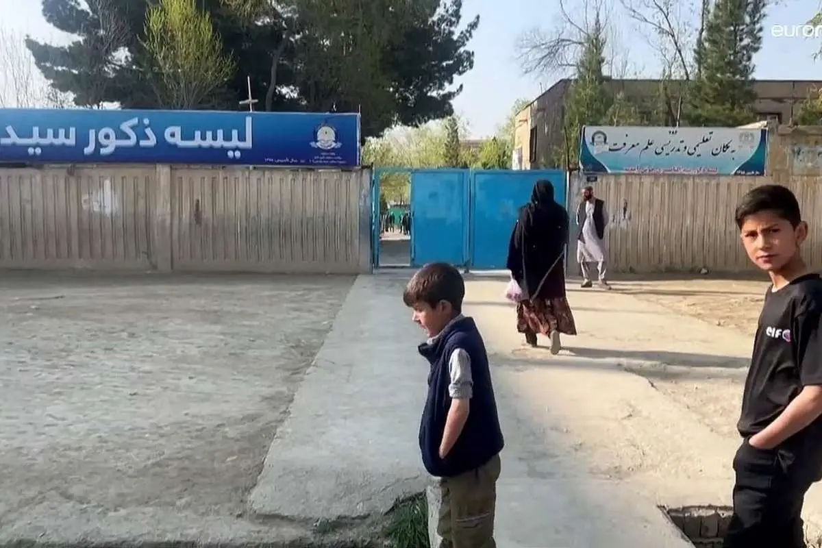 (ویدئو) آغاز سال تحصیلی در افغانستان؛ هیچ کس مطلع نشد!