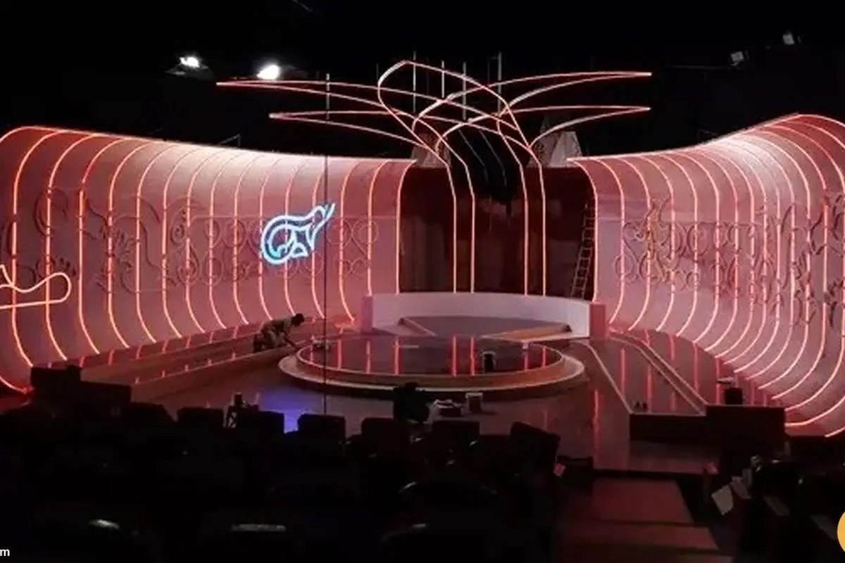 دستمزد ۴۰۰ میلیونی چهره سرشناس برای حضور در ۲ برنامه تلویزیونی!