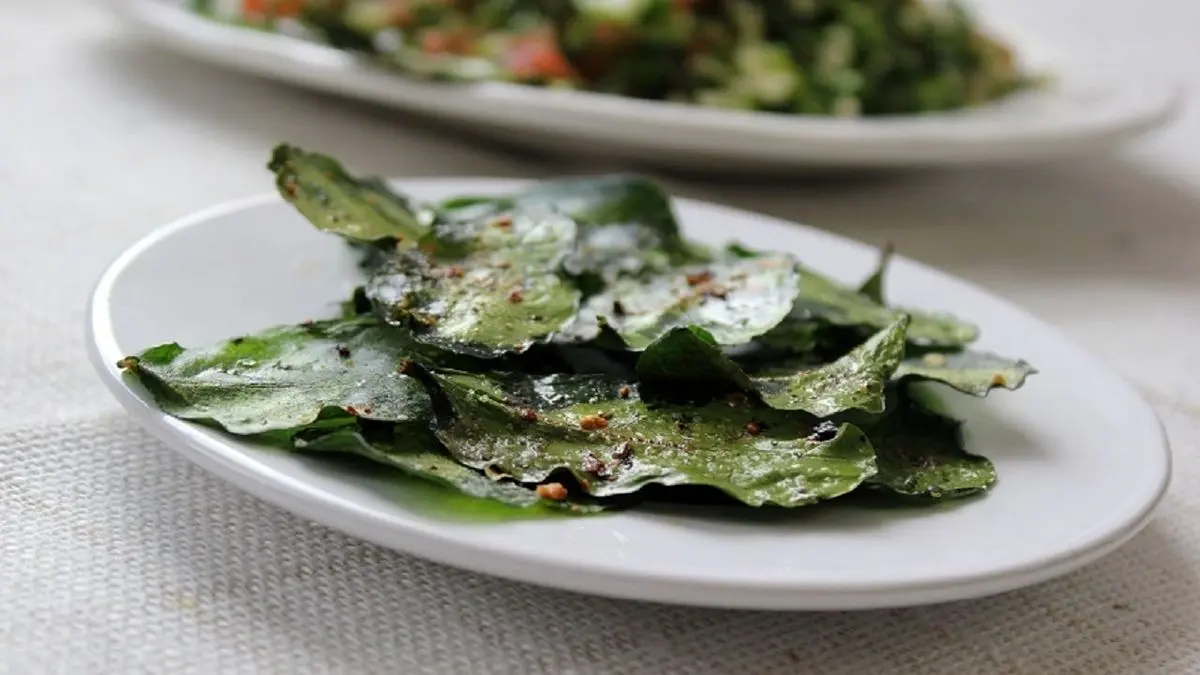 اسفناج را چطور بخوریم؛ پخته یا خام؟