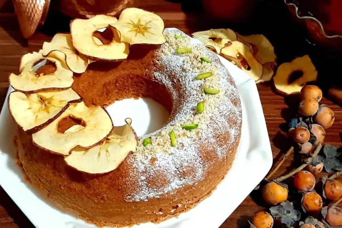 طرز تهیه کیک سیب خیس، یک عصرانه خوشمزه و بهاری