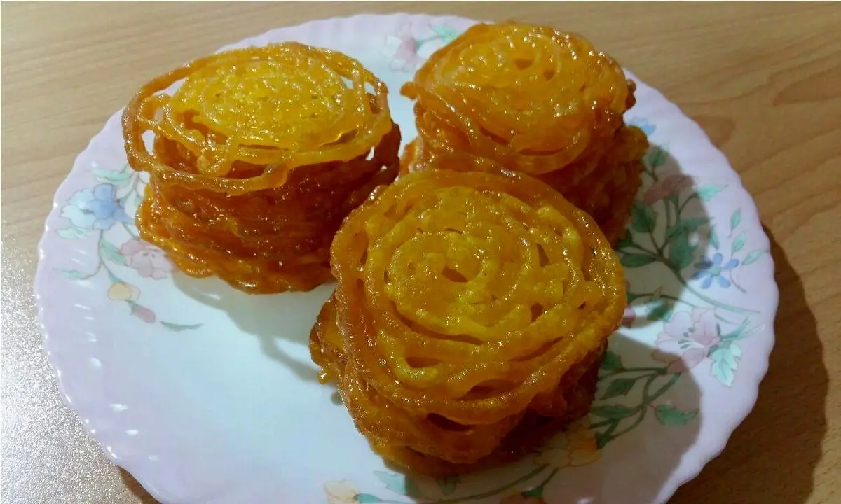 طرز تهیه زولبیا، شیرینی محبوب سفره افطار