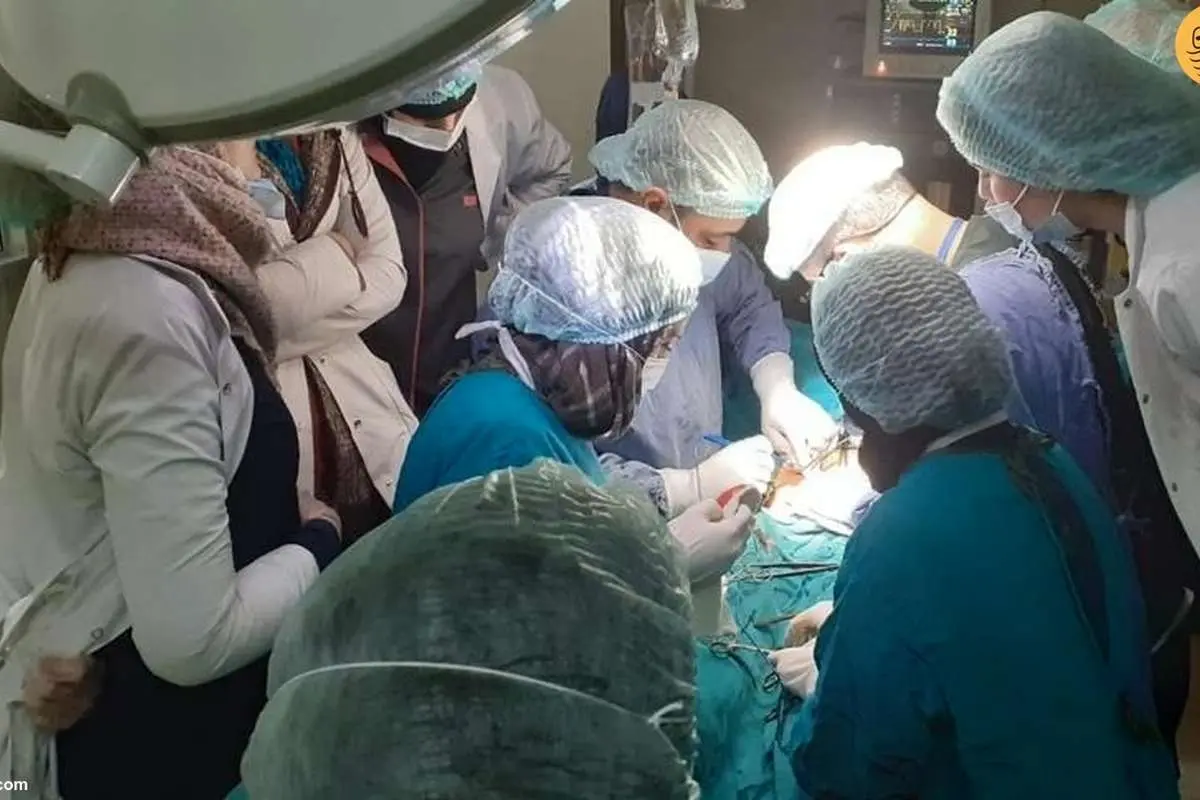 (ویدئو) پزشکان هنگام وقوع زلزله به جراحی بیمار ادامه دادند