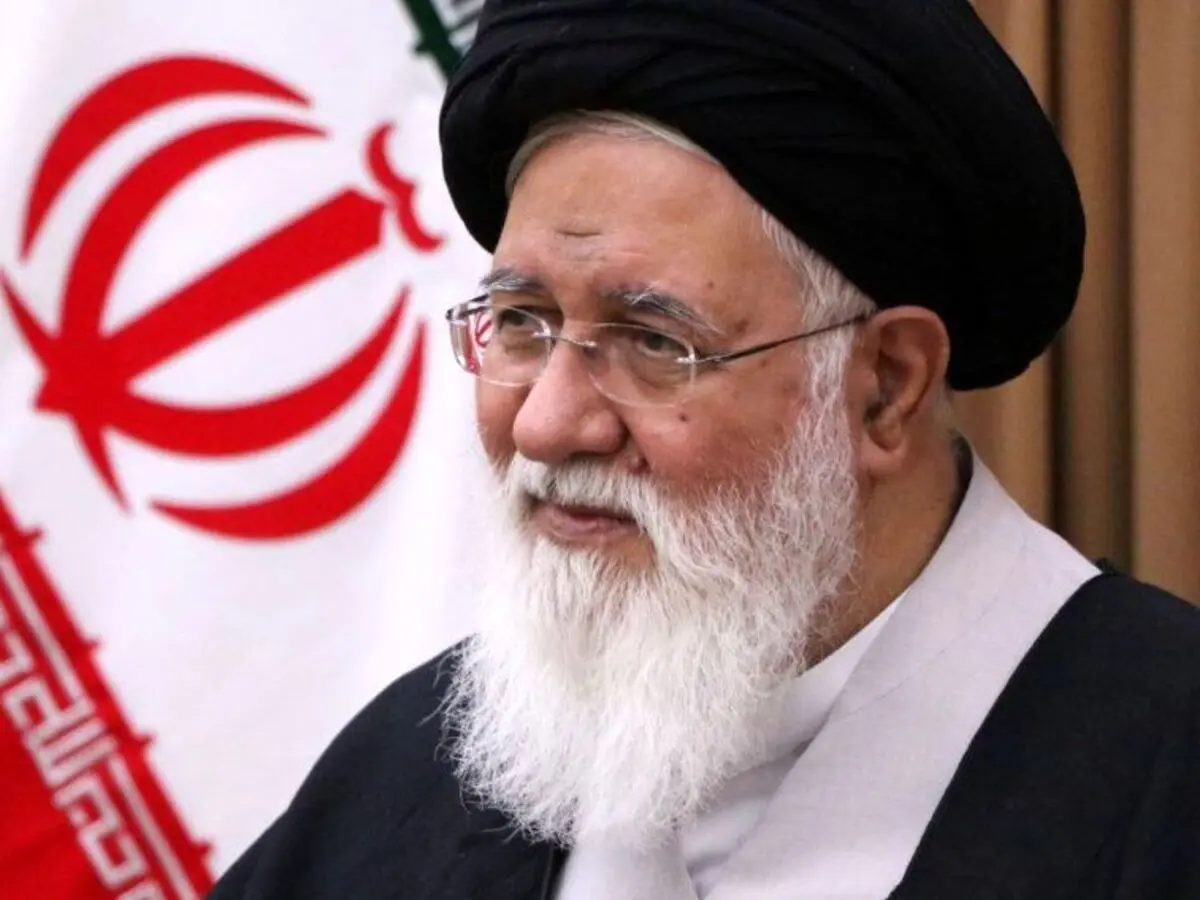 علم‌الهدی:‌ ای خواهر! هرچه بیشتر حجابت را به دشمن نشان‌دهی، بنیه این نظام محکم‌تر خواهد شد