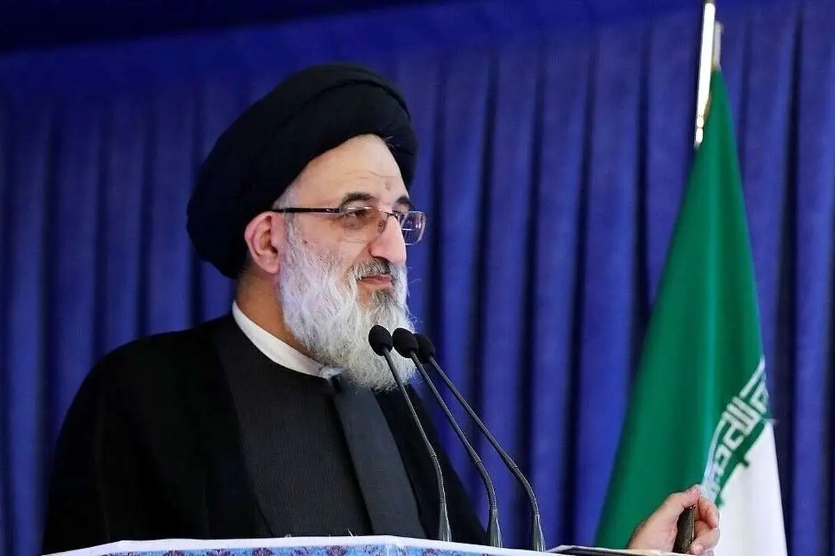امام جمعه کرج: نباید از آزادی بیان به نفع دشمن استفاده کرد