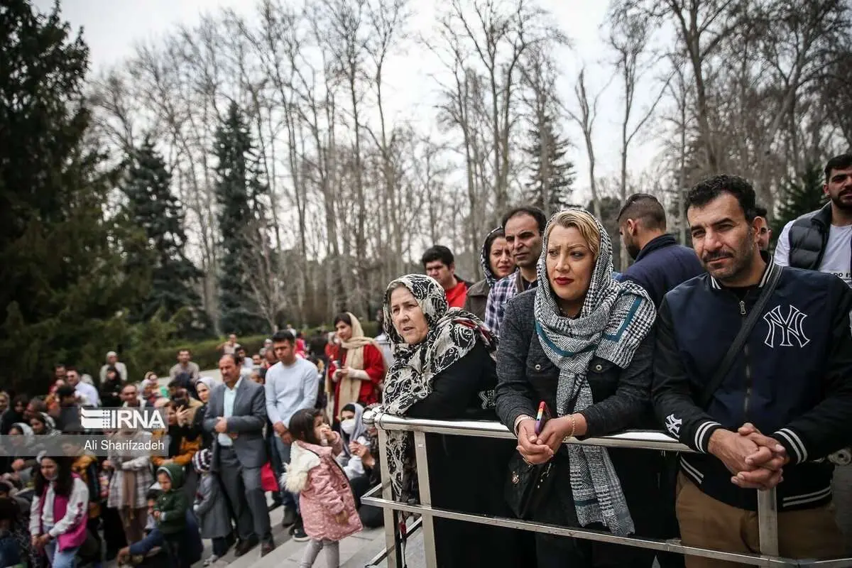 (تصاویر) گردشگران نوروزی در مجموعه تاریخی سعدآباد