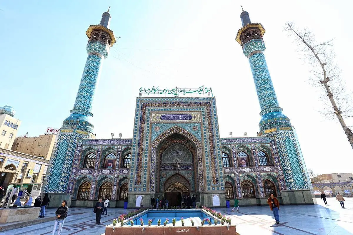 عکسی زیرخاکی از امامزاده صالح تهران در دوران قاجار