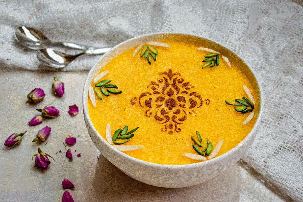 طرز تهیه شله زرد برای ۴ نفر/ فوت و فنهای پخت شله زرد؛ دسر محبوب روزهداران