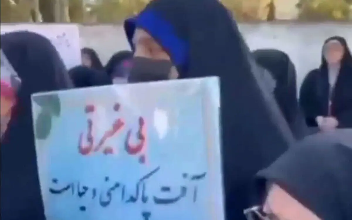(ویدئو) تجمع علیه بی‌حجابی در رامسر؛ اگر نمی‌توانید کاری بکنید ما خودمان وارد شویم