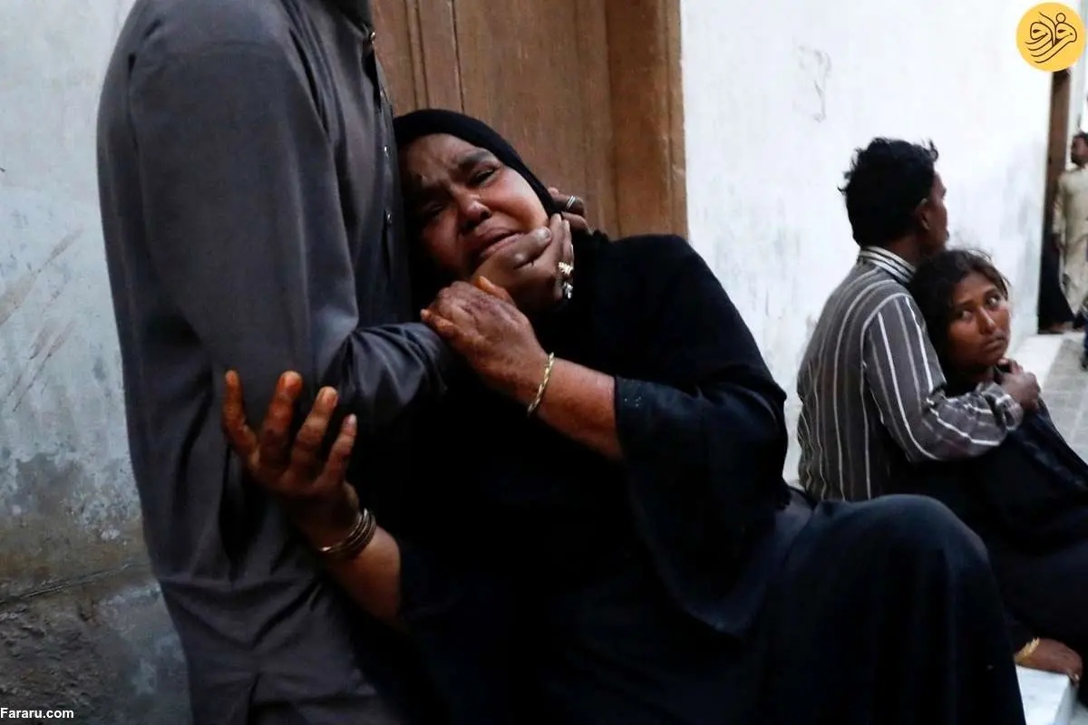(تصاویر) مرگ ۱۱ نفر بر اثر ازدحام جمعیت در پاکستان