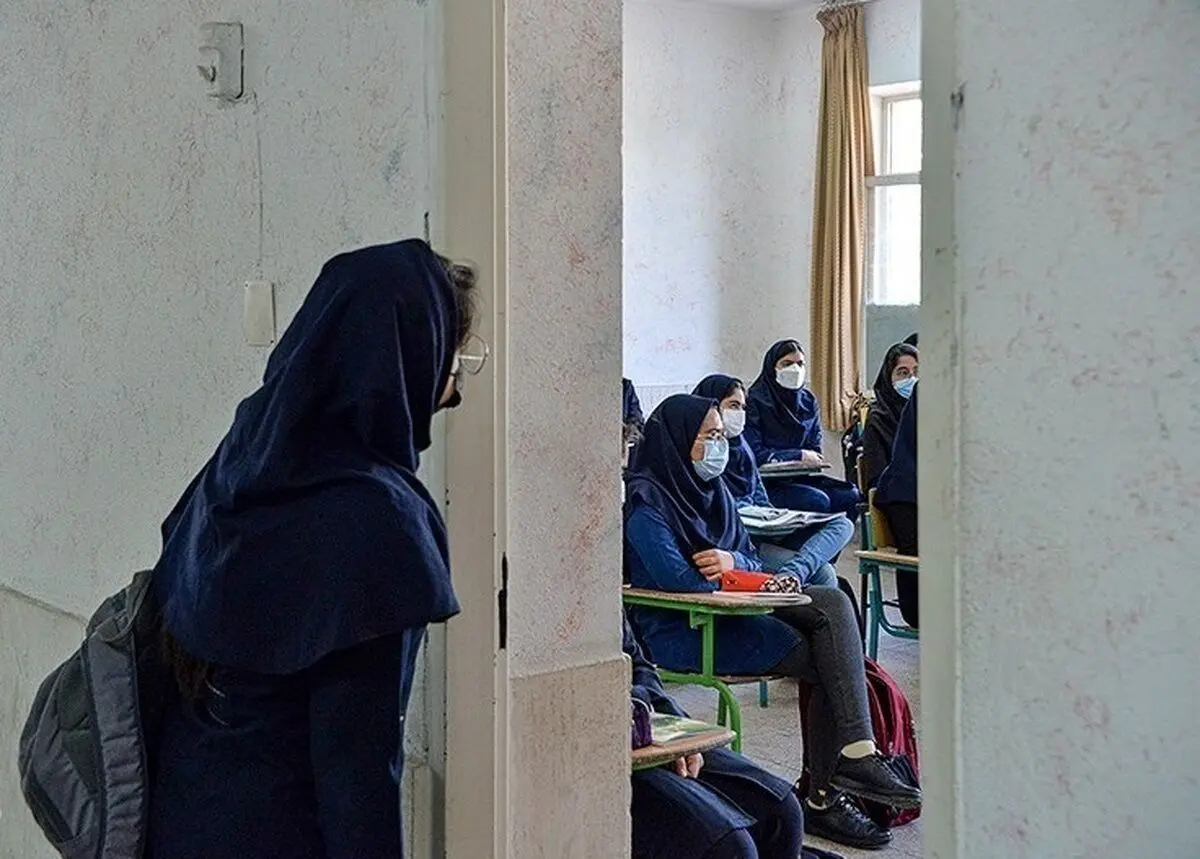 عدم ارائه خدمات آموزشی به دانش‌آموزان بدحجاب