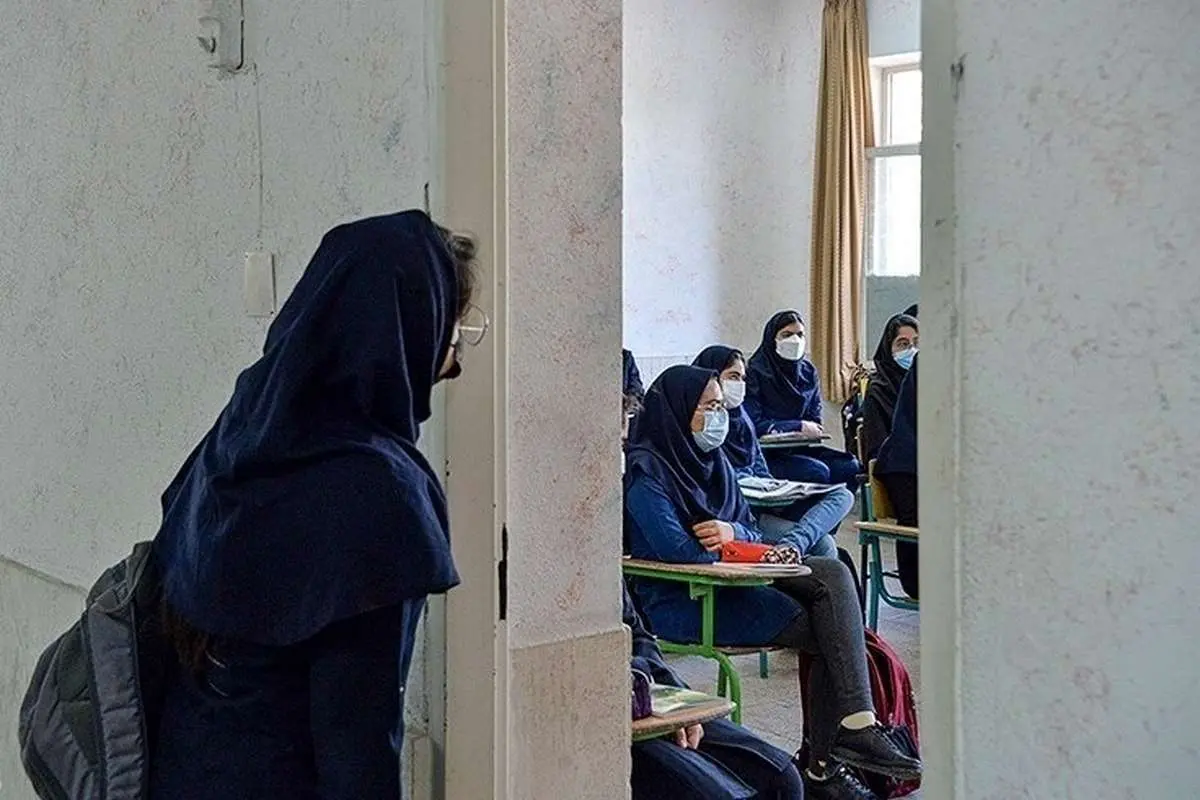 عدم ارائه خدمات آموزشی به دانشآموزان بدحجاب