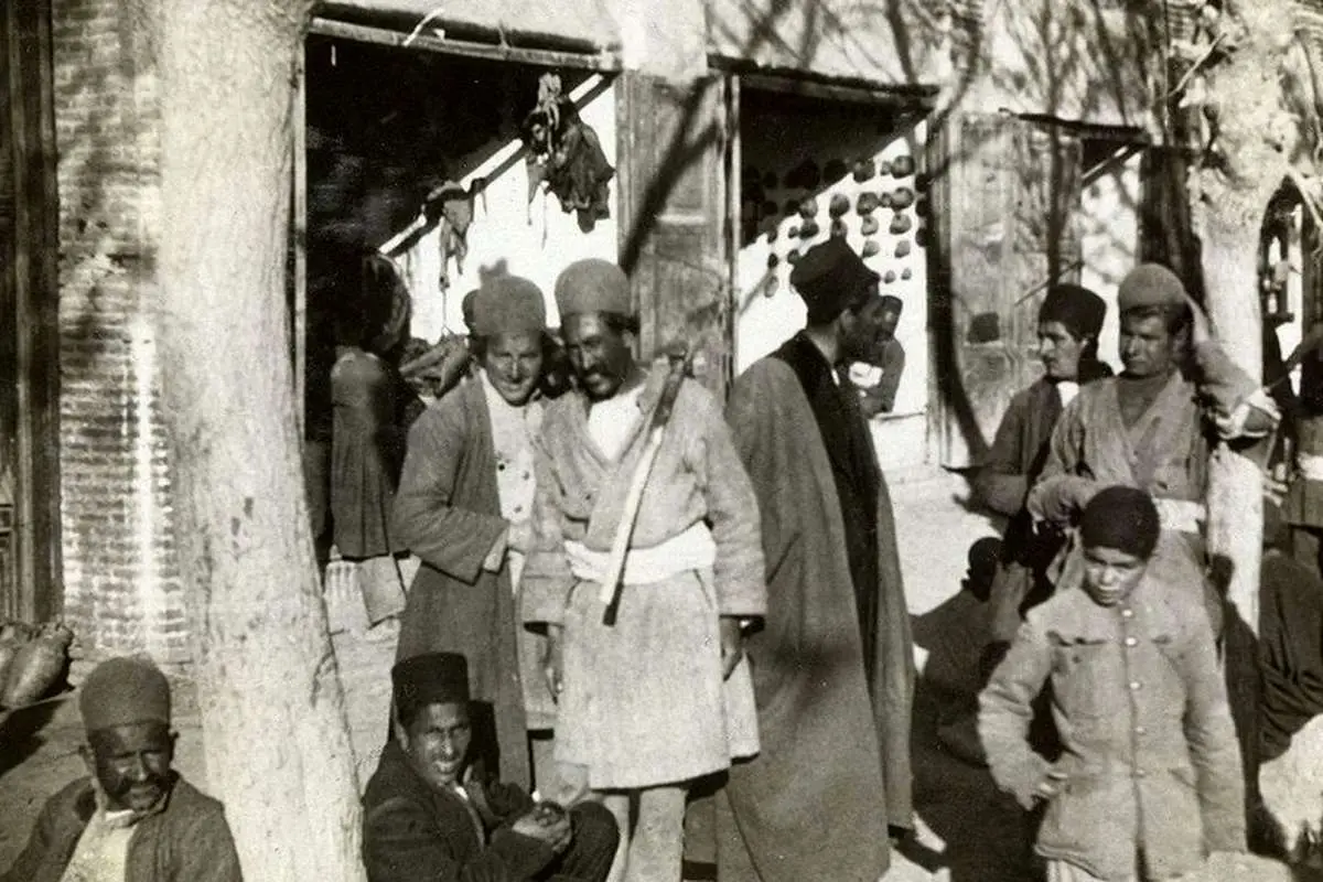 کارمندان در زمان قاجار چقدر حقوق می‌گرفتند؟