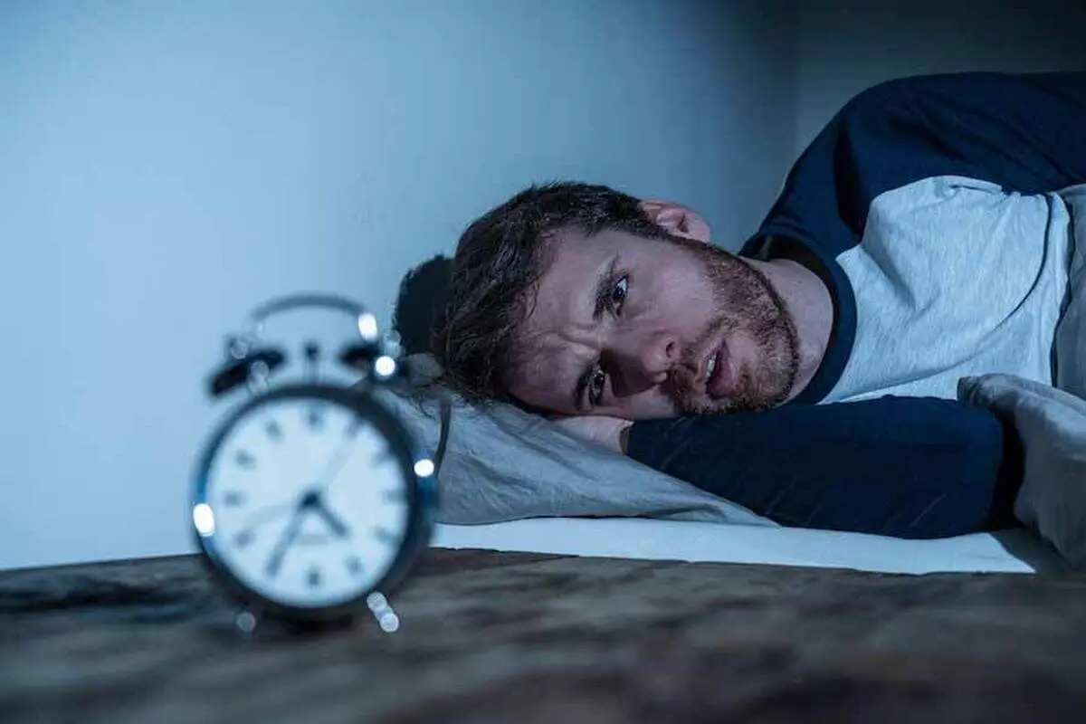 آیا کم خوابی باعث ریزش مو میشود؟