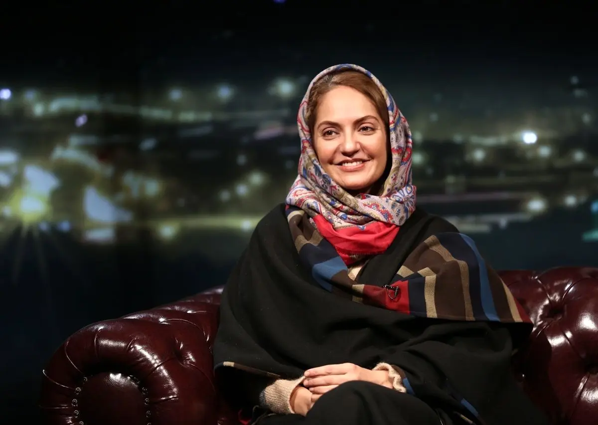 سلفی مهناز افشار در ماشین و با یک کلاه خاص