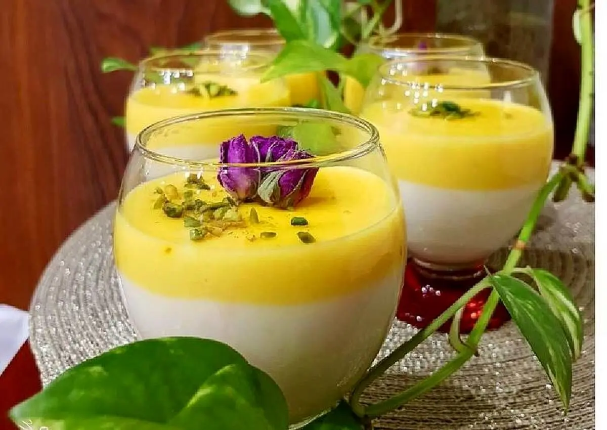 طرز تهیه فرنی دو رنگ؛ دسر خوشمزه و مقوی برای افطار