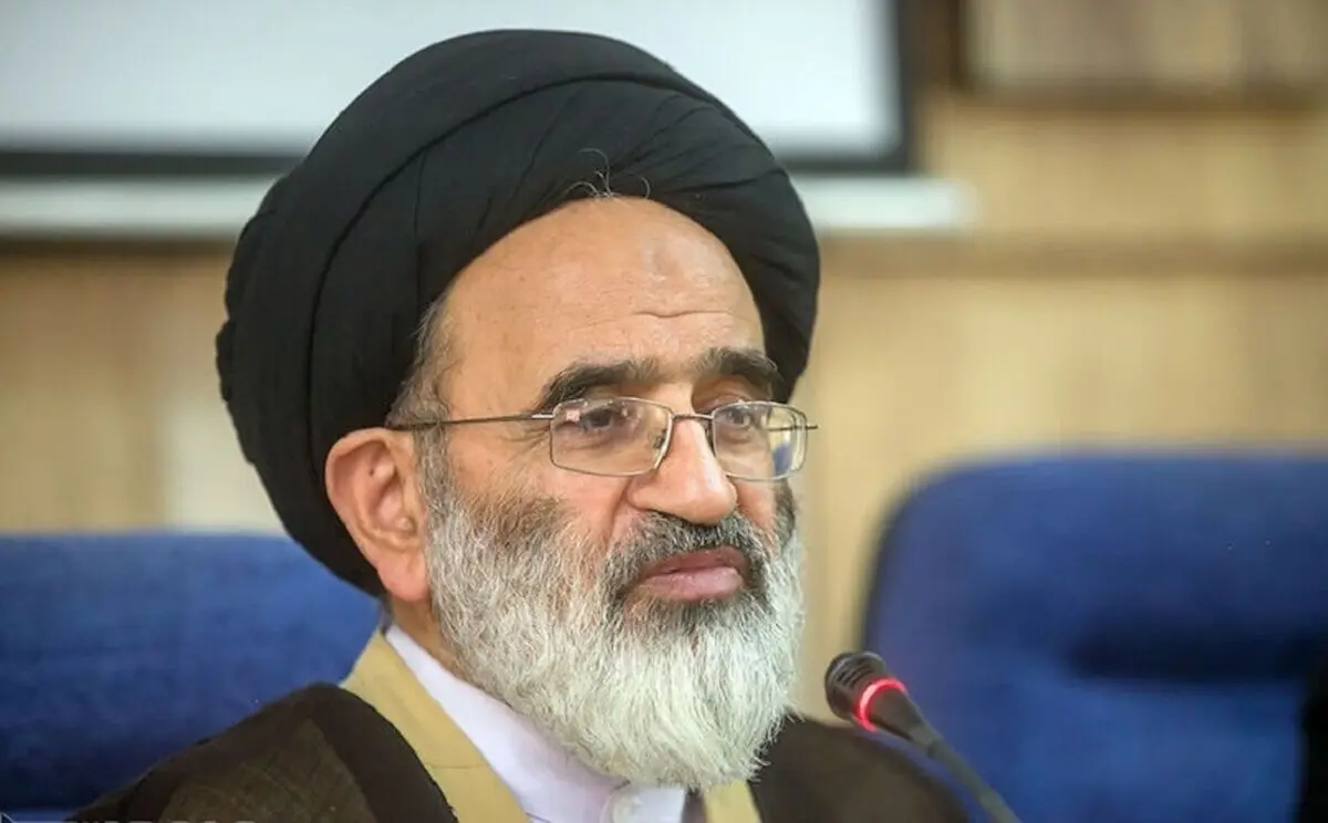 تقوی، نماینده تهران: شرکت‌های هواپیمایی فکری برای اقامه نماز مسافران کنند