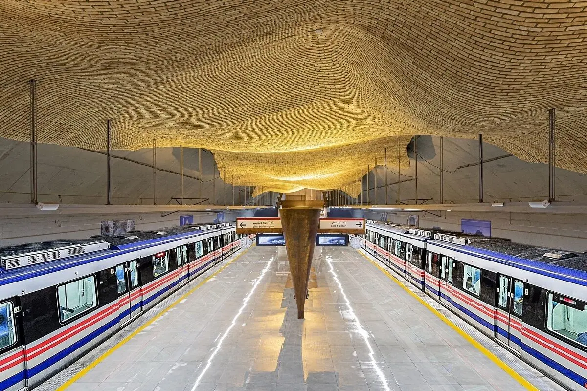 (تصاویر) یکی از زیباترین ایستگاه متروی ایران/ سفر به زندیه پیش از ورود به قطار