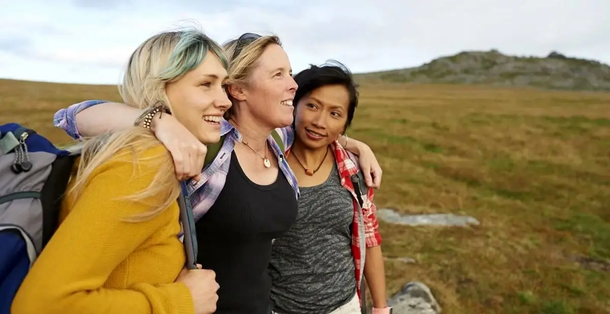 چرا دوستی ما را سالم‌تر می‌کند؟