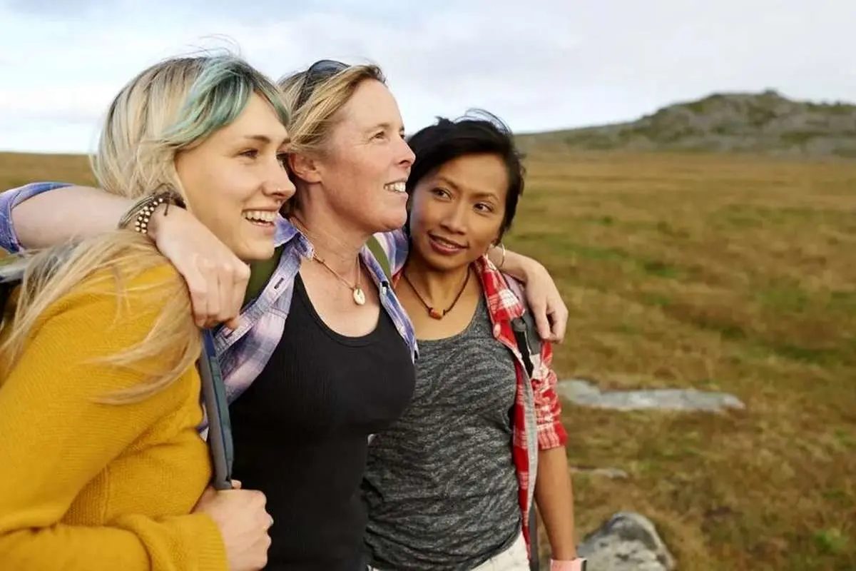 چرا دوستی ما را سالم‌تر می‌کند؟