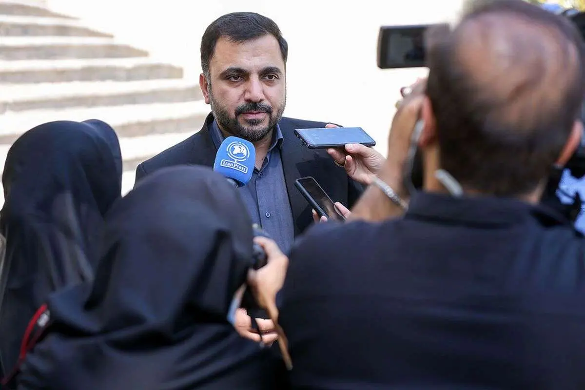 وزیر ارتباطات: مشکل ساعت تلفنهای همراه را به مراجع جهانی اعلام کردیم