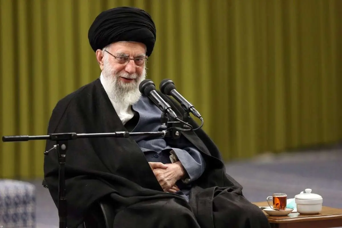 شوخی رهبری با شاعر لبنانی