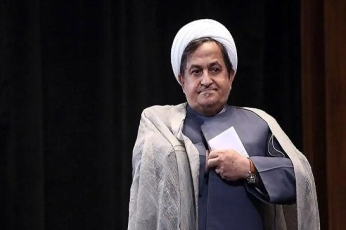 استایل خاص پدر روح‌الله زم در خاکسپاری پوراحمد