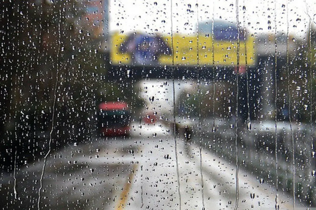 بارش باران در تهران/ کاهش ۶ تا ۱۲ درجه‌ای دما تا جمعه