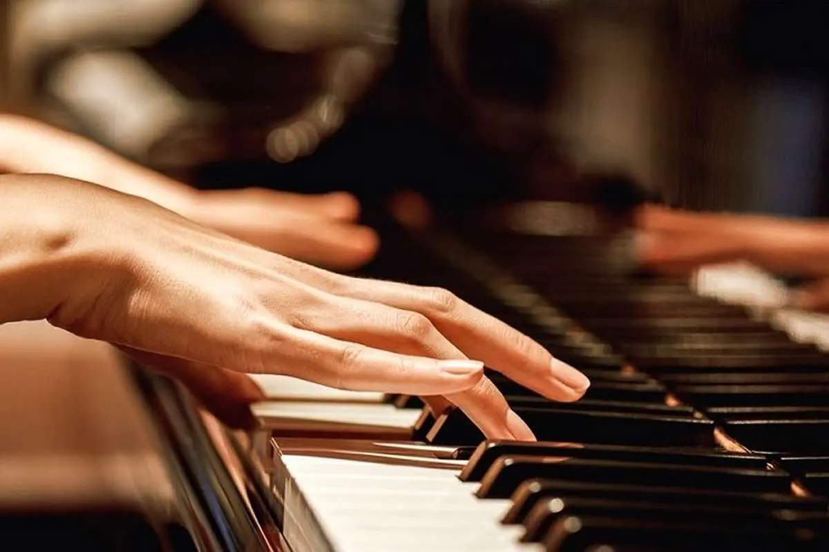 (ویدئو) استعداد شگفت‌انگیز یک نوجوان معلول در پیانو نوازی