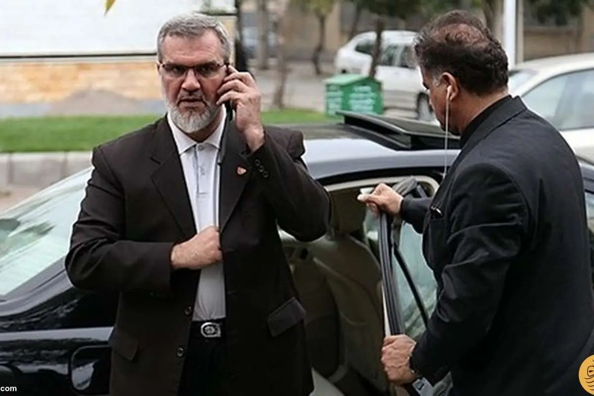 طعنه سنگین محمد رویانیان به حسین قربانزاده