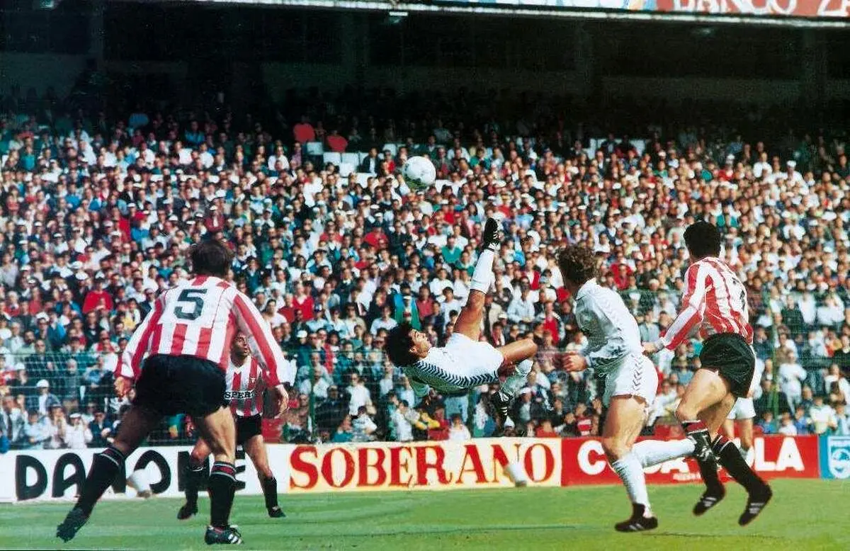 (ویدئو) بهترین گل تاریخ فوتبال در ۳۵ سال پیش!