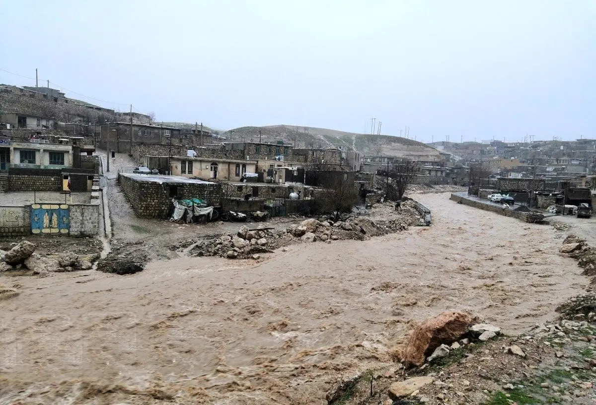 تخریب یک واحد مسکونی در خرم آباد بر اثر بارش باران