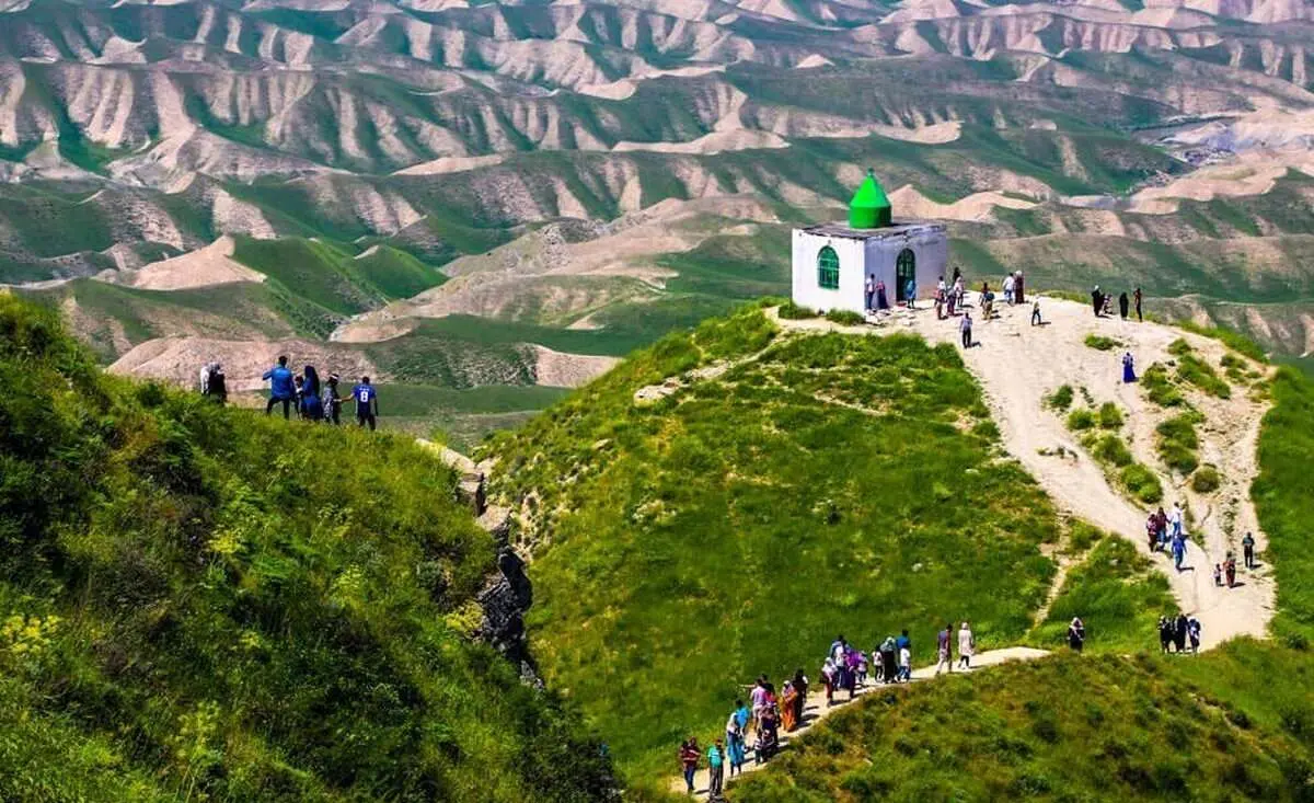 قبرستانی عجیب با مقبرههای مرموز؛ سفر به این منطقه دیدنی را از دست ندهید