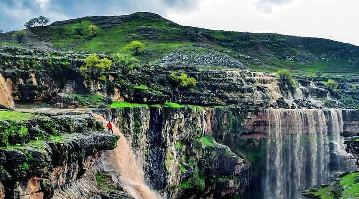 (ویدئو) زیبایی خیره‌کننده بارندگی اخیر در پلدختر/ فوران آبشار‌های پلکانی در آمازون ایران