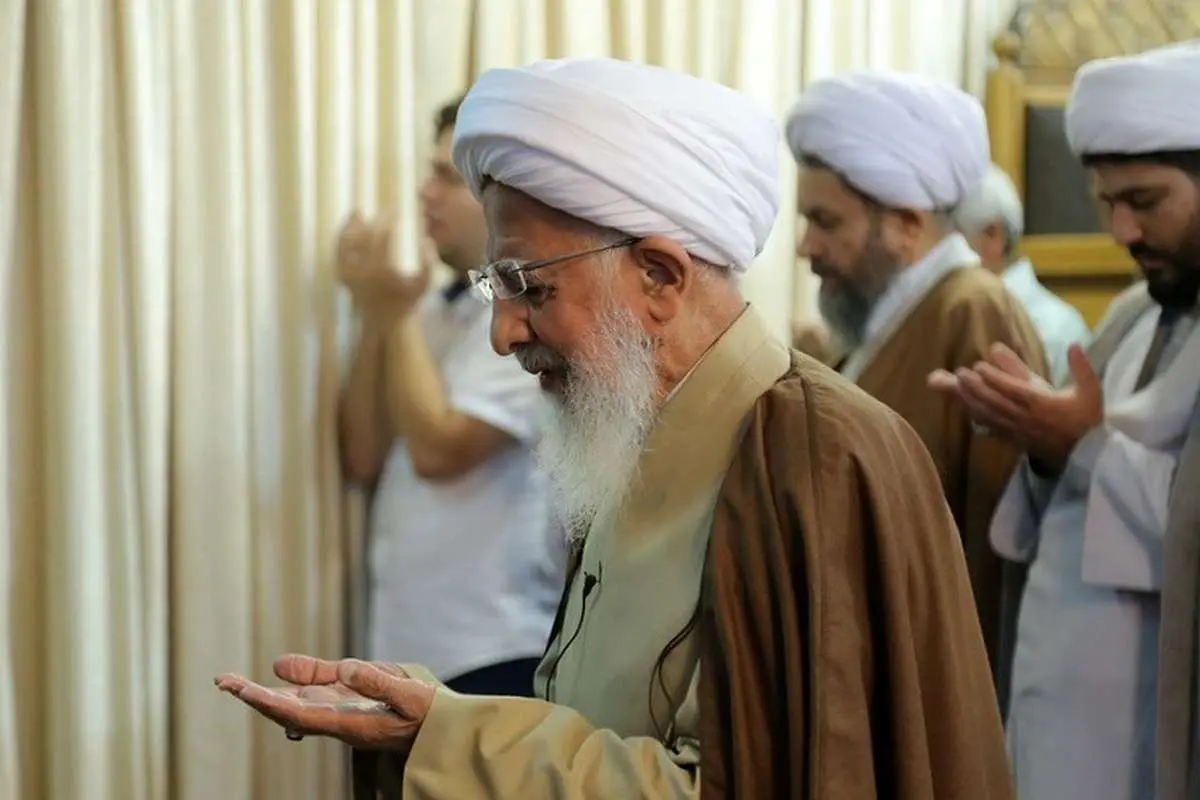 (ویدئو) سخنان آیتالله جوادی آملی هنگام اقامه نماز میت بر پیکر مرحوم افروغ