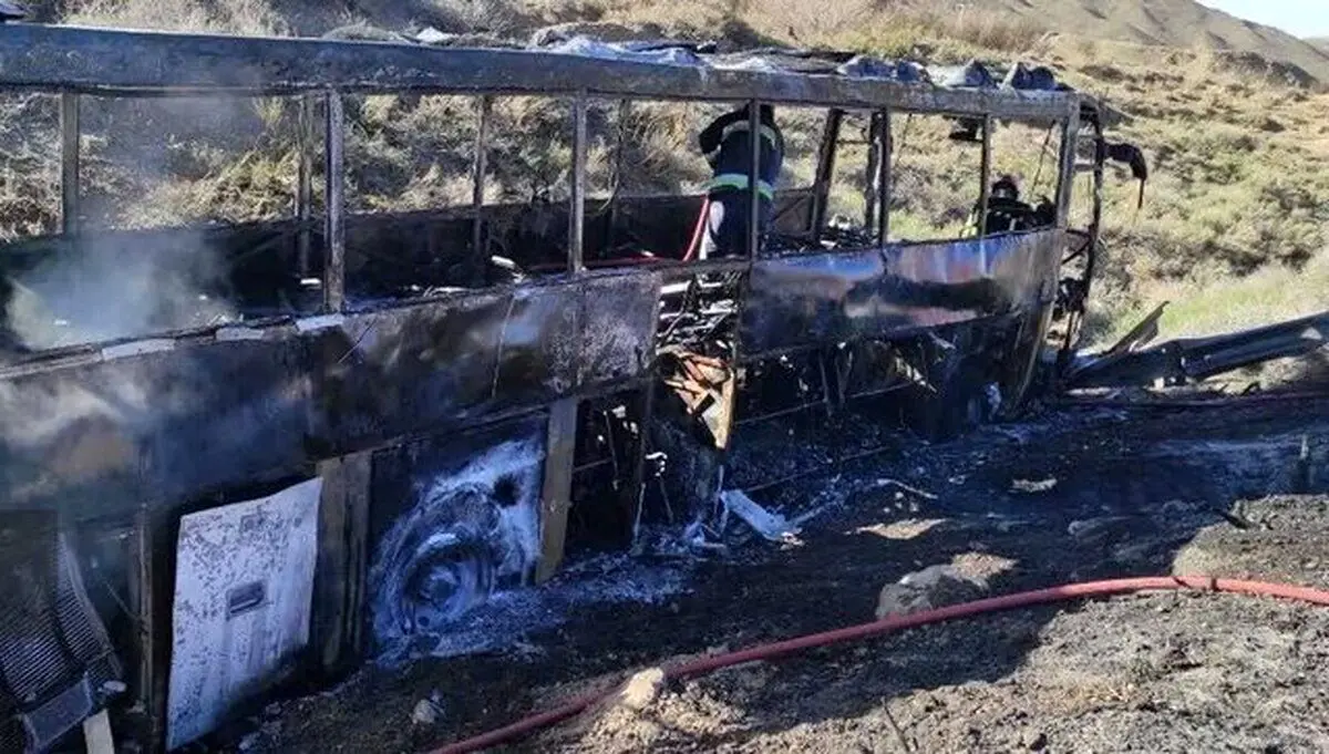 نجات معجزه‌آسای ۳۲ مسافر از دل آتشِ سوزان