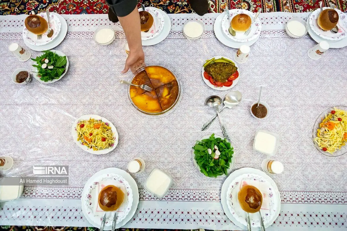 (تصاویر) سفره‌های سنتی افطار