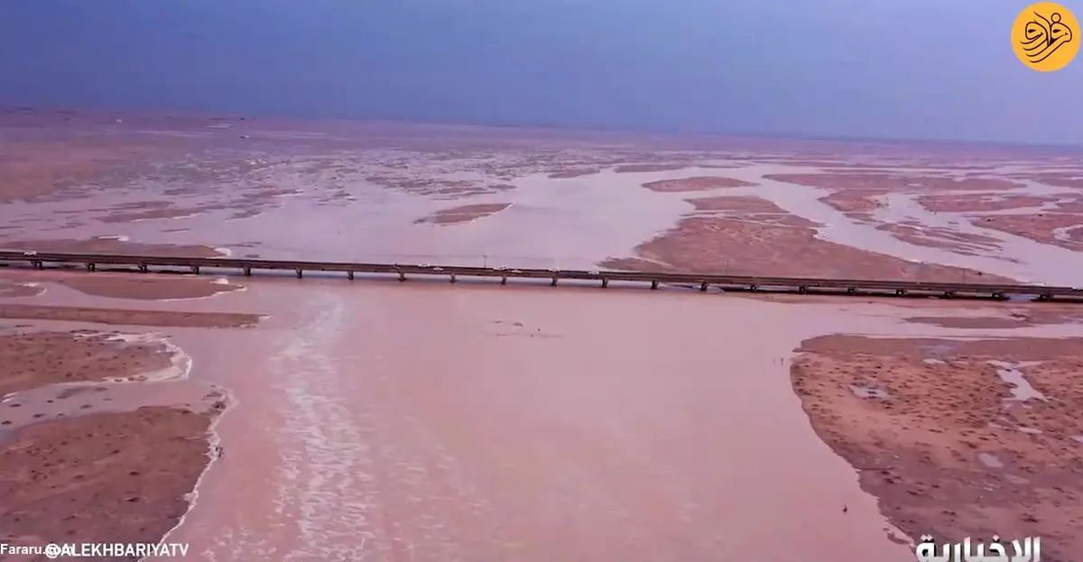 (ویدئو) دریاچه‌ای در عربستان پس از ۱۰۰۰ سال پر از آب شد
