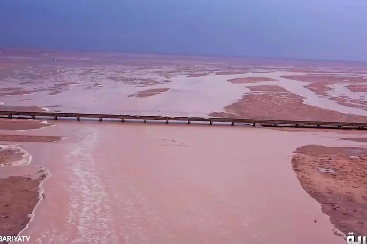 (ویدئو) دریاچهای در عربستان پس از ۱۰۰۰ سال پر از آب شد