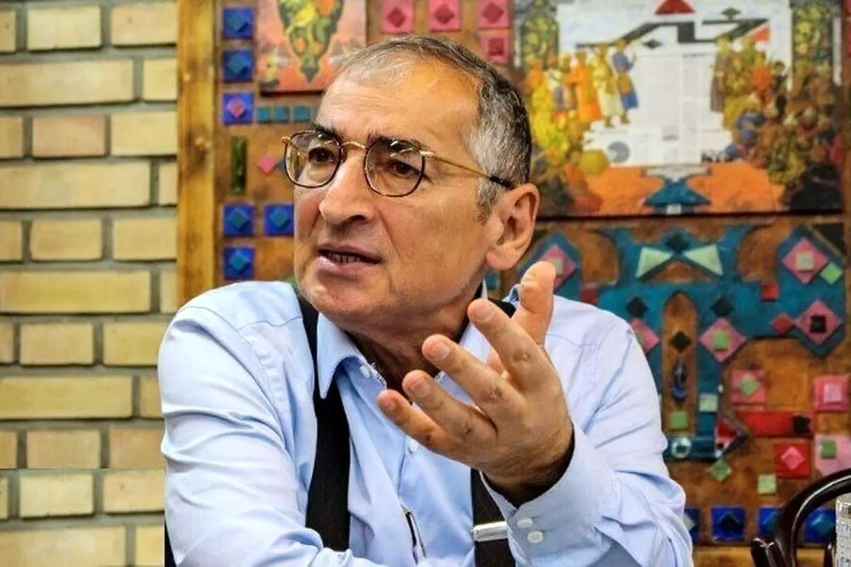 زیباکلام: حکومت باید در بحث حجاب جلوی تندرو‌ها را بگیرد