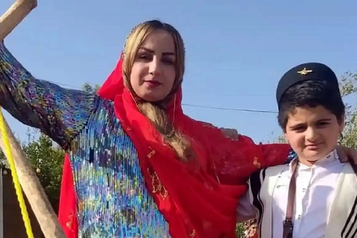 همشهری: مادر کیان پیرفلک به جایی رسیده که قاتل پسرش را مظهر شرف میداند