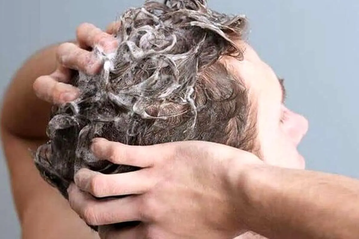 شامپو یا صابون؛ کدام برای شستن مو بهتر است؟