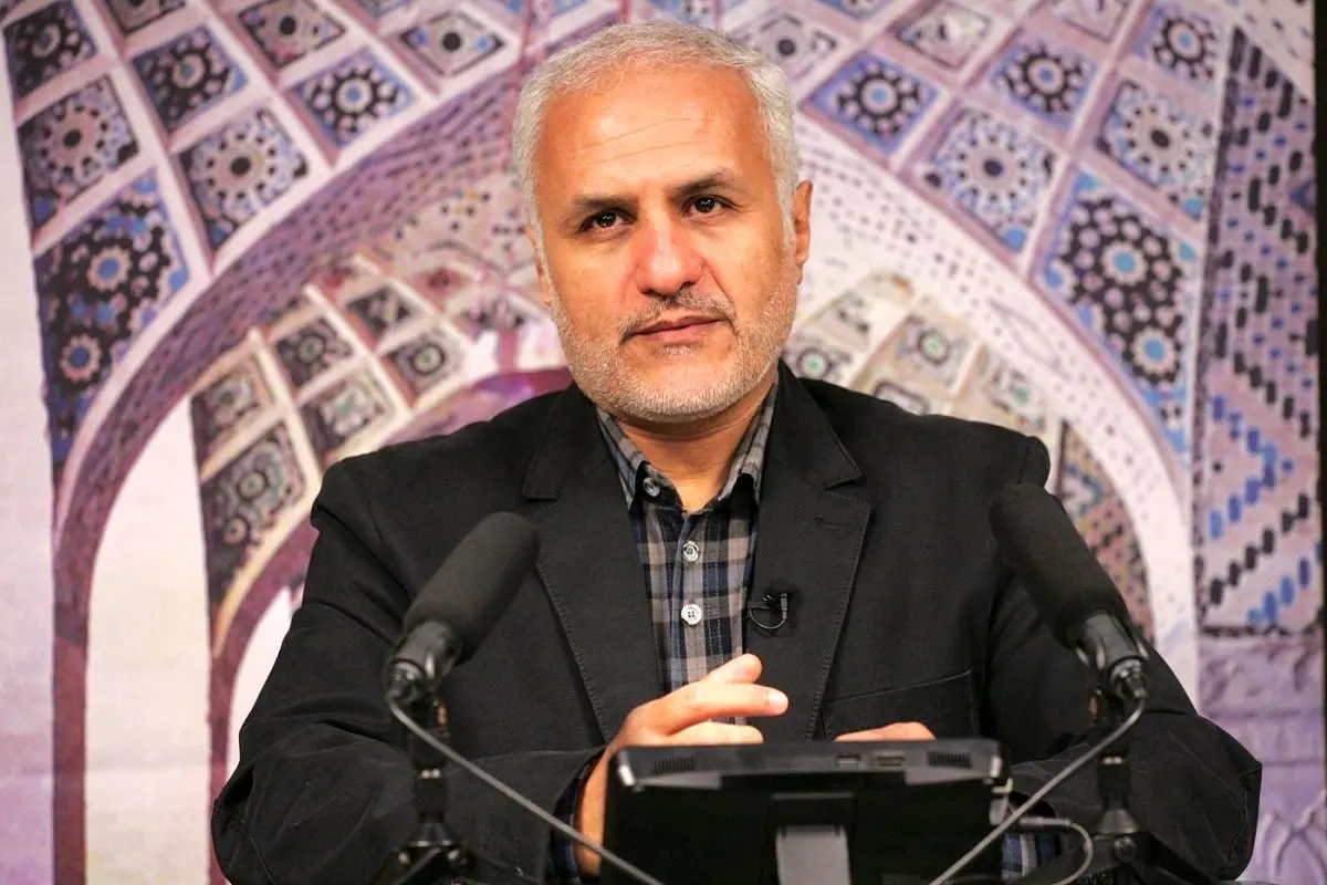 (ویدئو) حسن عباسی: عامل اصلی بی‌حجابی، فوتبالیست‌ها هستند که تصاویر برهنه زنان خود را منتشر می‌کنند