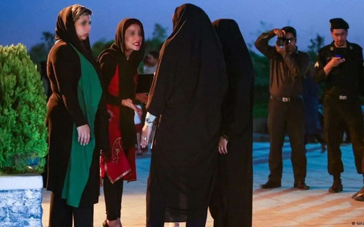 روایتی از «اجرای طرح حجاب» در یک «پاساژ»