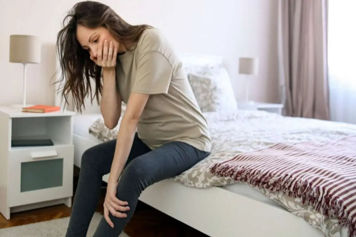 استفراغ شدید بارداری: علائم، علل، پیشگیری، درمان و رژیم غذایی