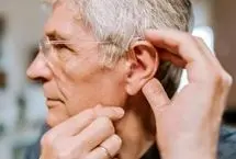 ناشنوايي‌ و اختلال‌ در شنوايي‌ چیست و چه علائمی دارد؟