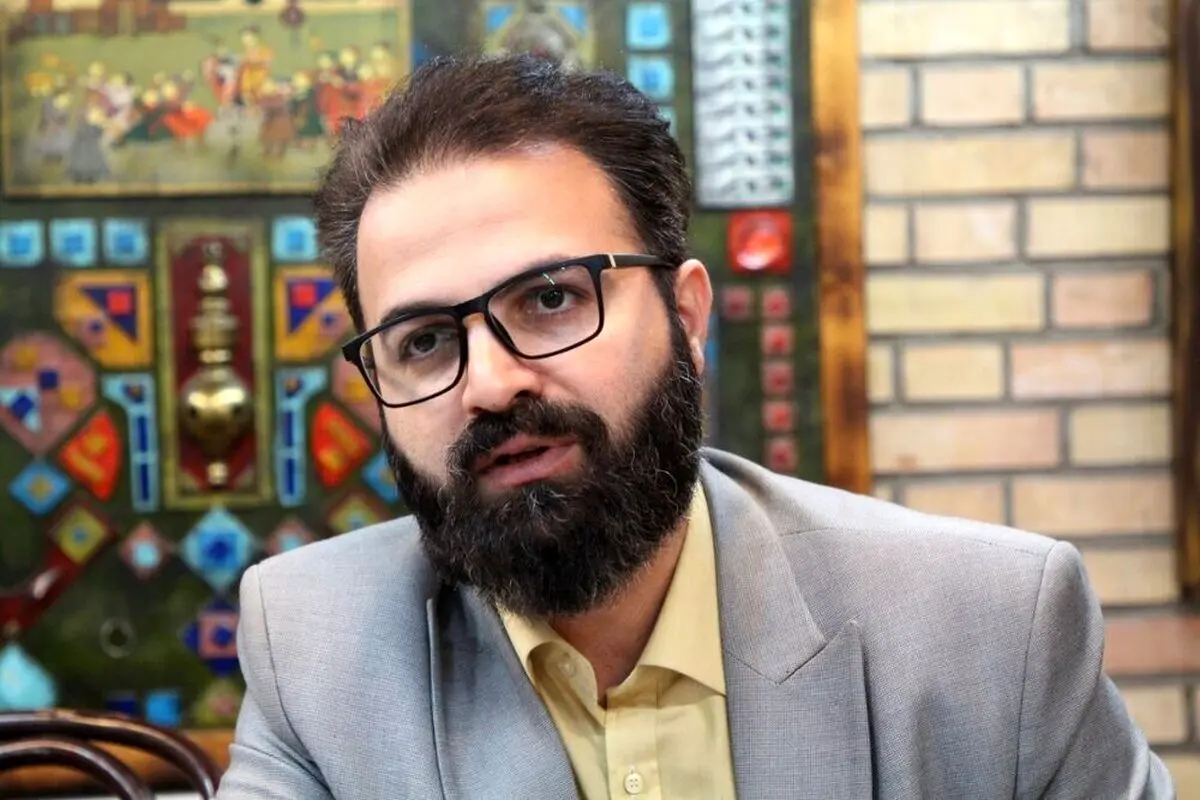 بار‌ها برای مردان مو بلند پیامک اخطار بدحجابی آمده/ روی اصالت این تصاویر نمی‌توان حساب کرد