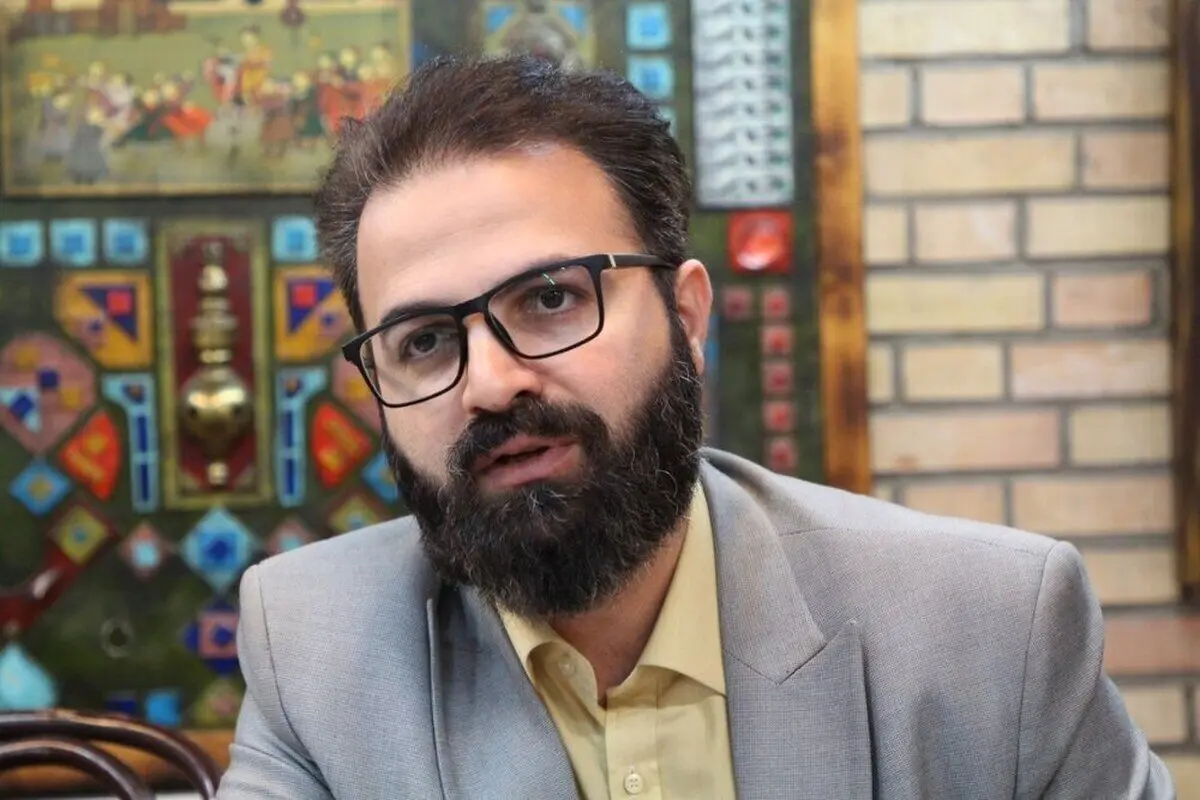 بار‌ها برای مردان مو بلند پیامک اخطار بدحجابی آمده/ روی اصالت این تصاویر نمی‌توان حساب کرد