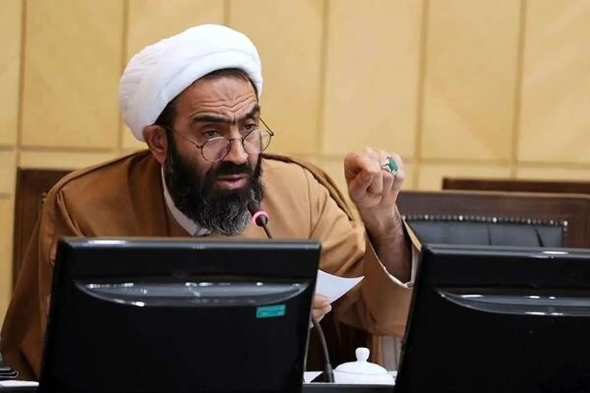 نقدعلی؛ نماینده مجلس: چرا دلار باید مبنای قیمت گذاری‌های کشور باشد؟
