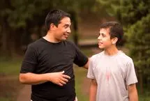 توضیح مسائل جنسی و روابط به نوجوانان